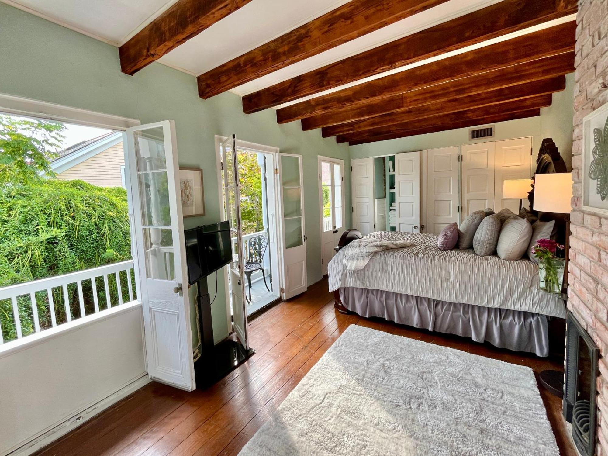 French Quarter Lanaux Mansion Bed And Breakfast นิวออร์ลีนส์ ภายนอก รูปภาพ
