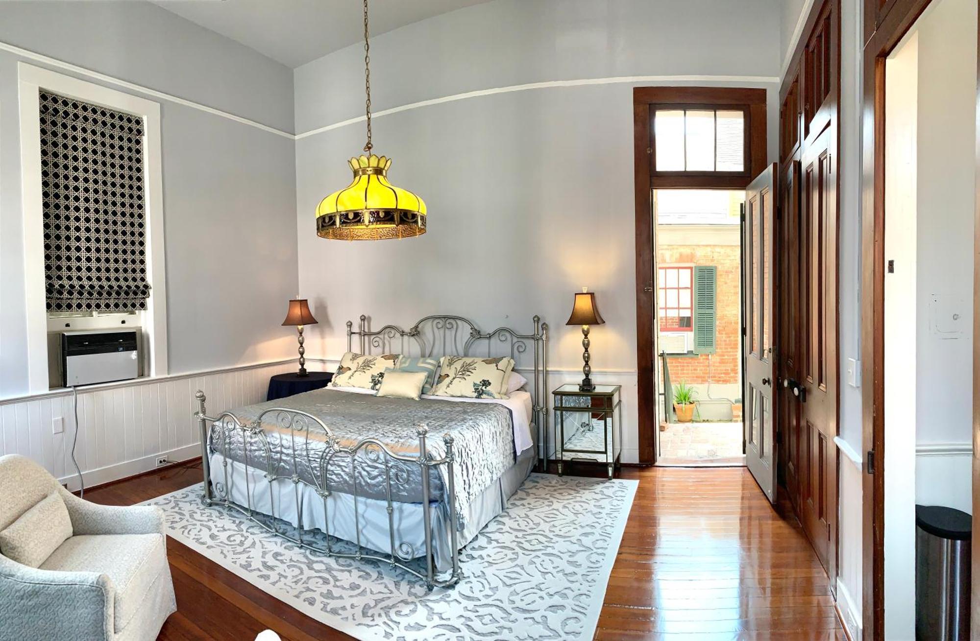 French Quarter Lanaux Mansion Bed And Breakfast นิวออร์ลีนส์ ภายนอก รูปภาพ